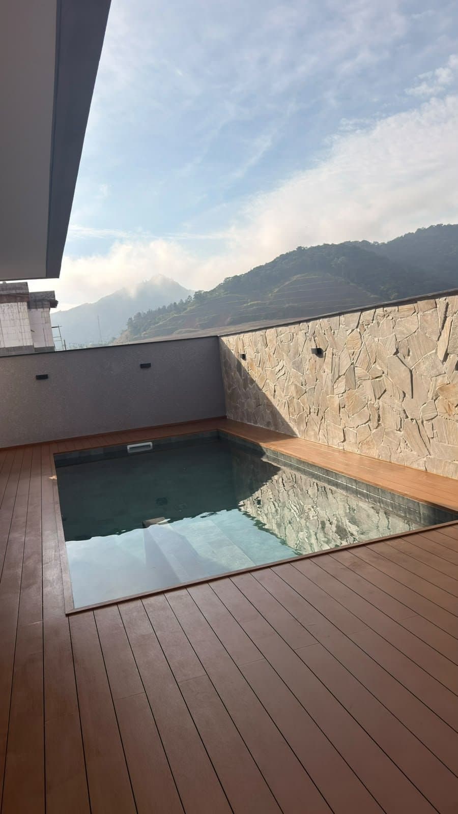 Casa de 4 quartos com 4 suítes e 331 m² em Camboriú