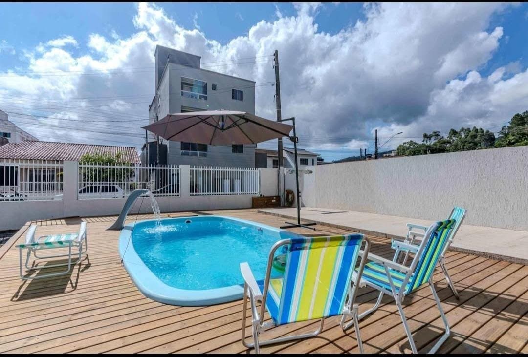 Casa de 3 quartos com 1 suíte e 200 m² em Camboriú