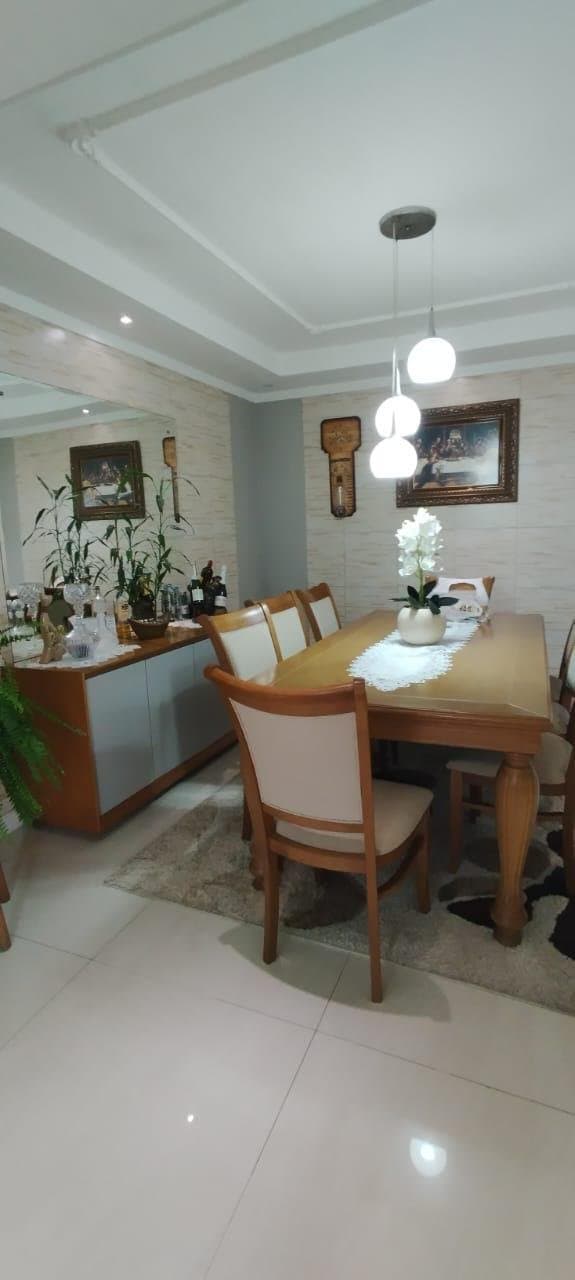 Casa de 3 quartos com 1 suíte e 200 m² em Camboriú