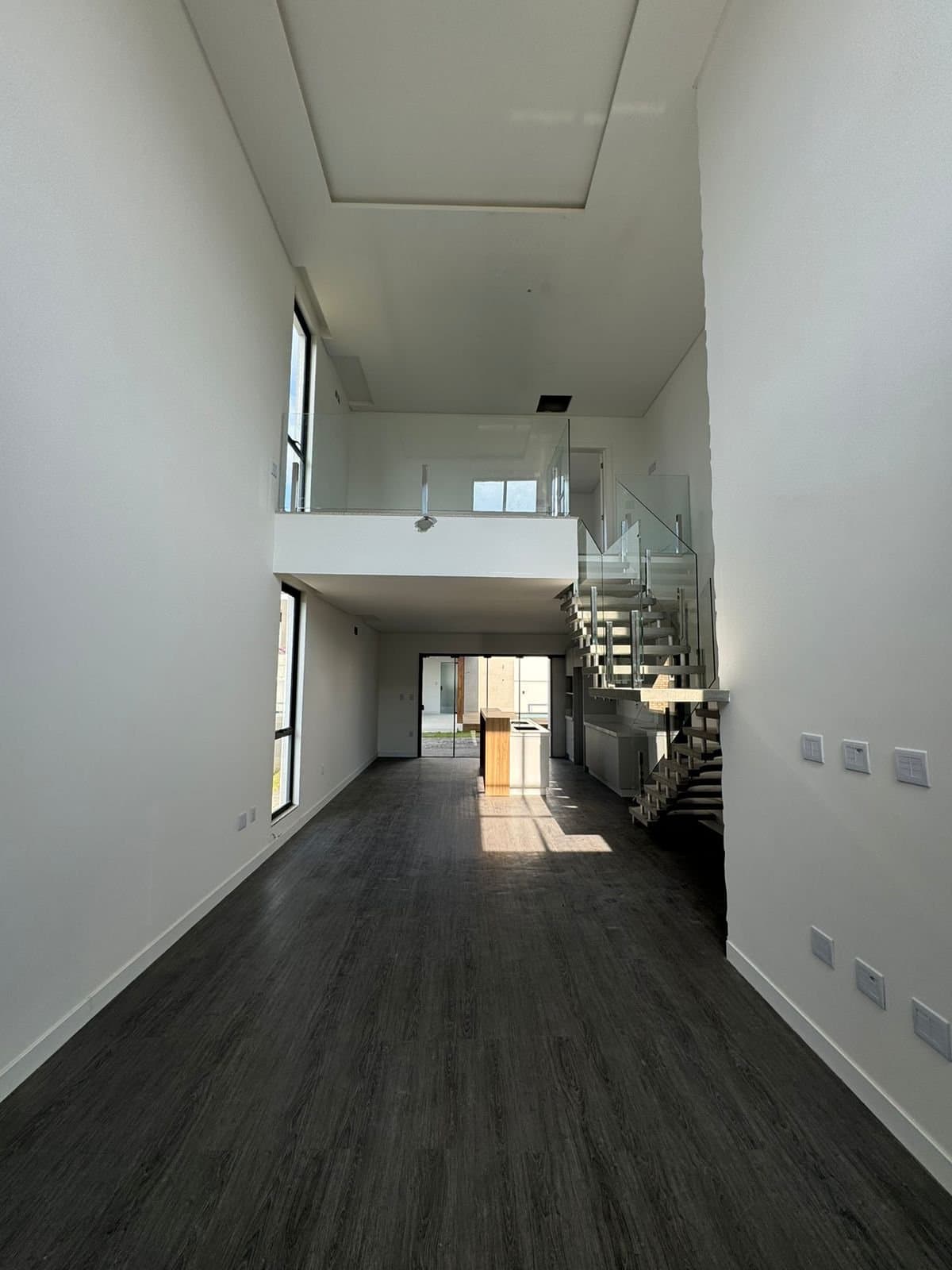 Casa de 4 quartos com 1 suíte e 225 m² em Camboriú