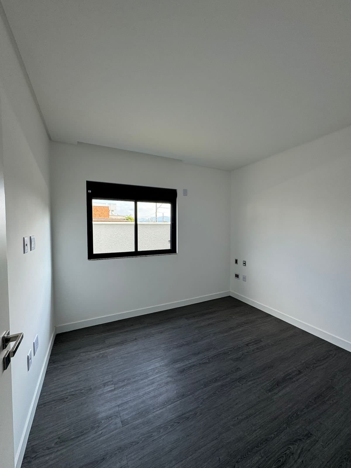 Casa de 4 quartos com 1 suíte e 225 m² em Camboriú