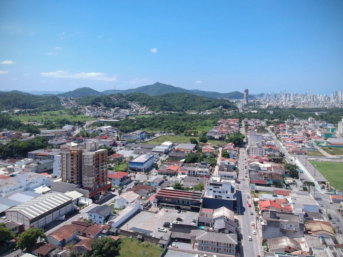 Apartamento de 2 quartos com 1 suíte e 72 m² em Camboriú