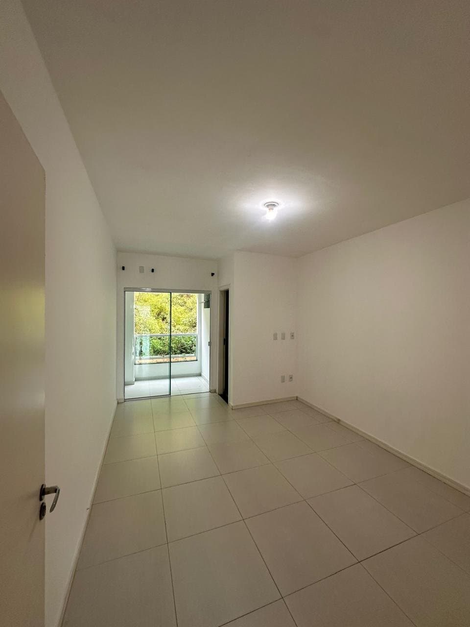 Casa de 2 quartos com 2 suítes e 76 m² em Camboriú