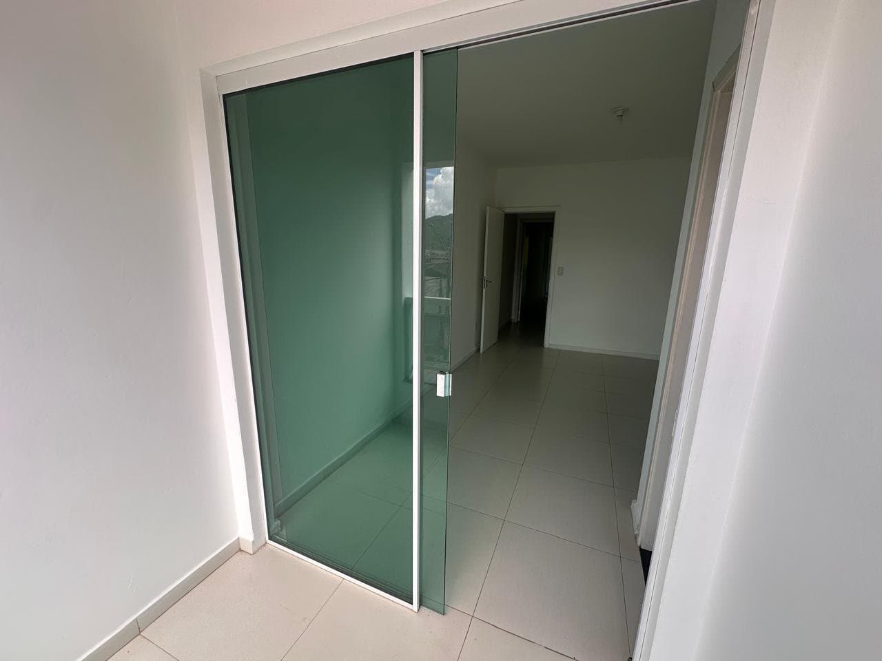 Casa de 2 quartos com 2 suítes e 76 m² em Camboriú