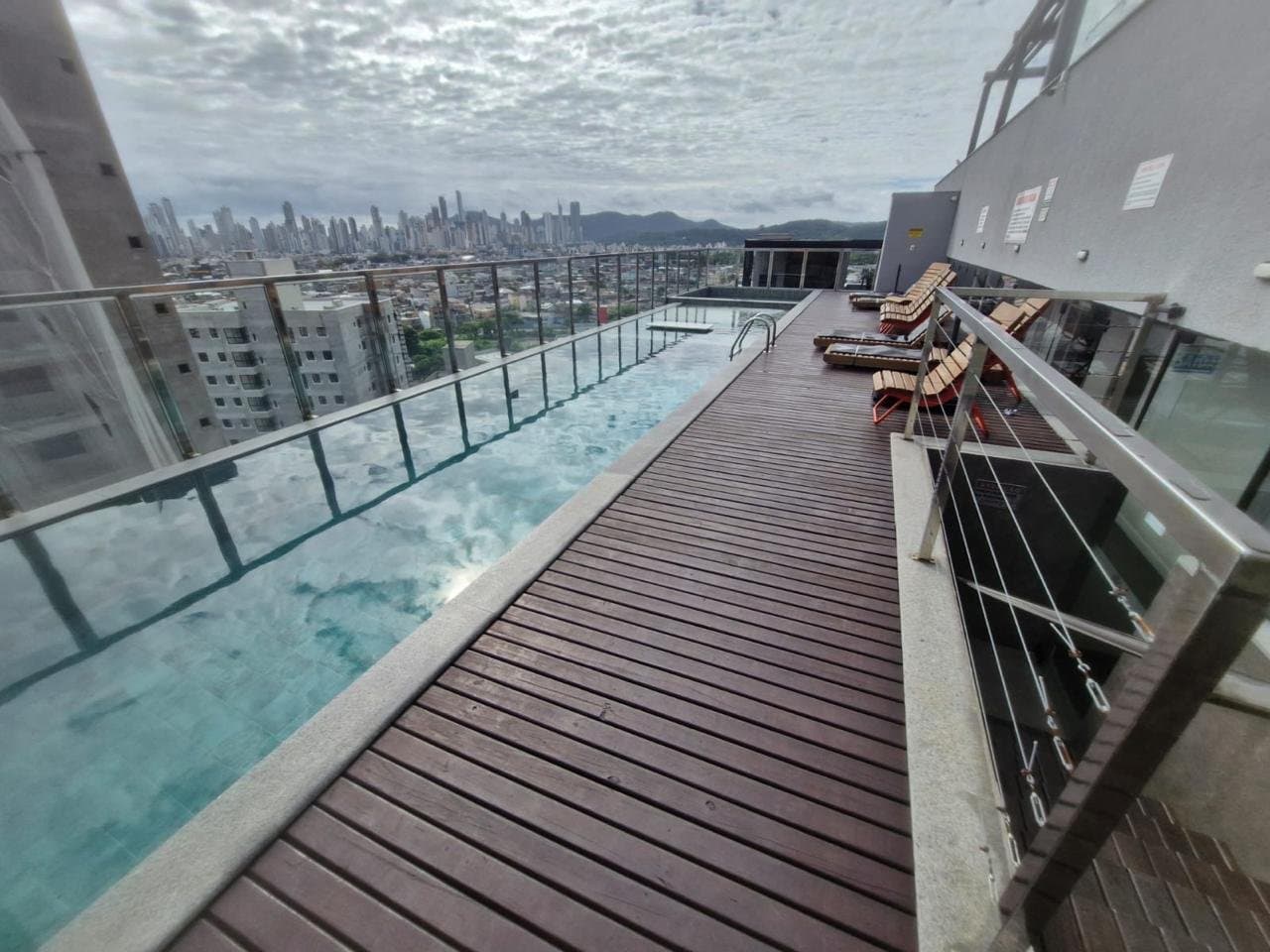 Apartamento de 1 quarto e 48 m² em Camboriú