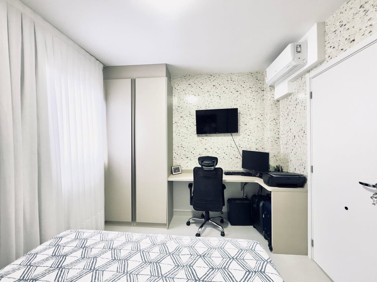 Casa de 2 quartos com 2 suítes e 68 m² em Camboriú