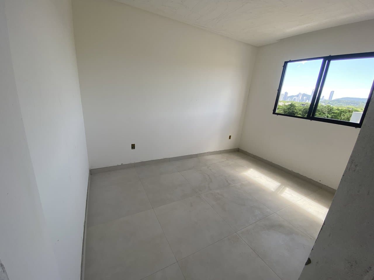 Apartamento de 2 quartos com 1 suíte e 105 m² em Camboriú