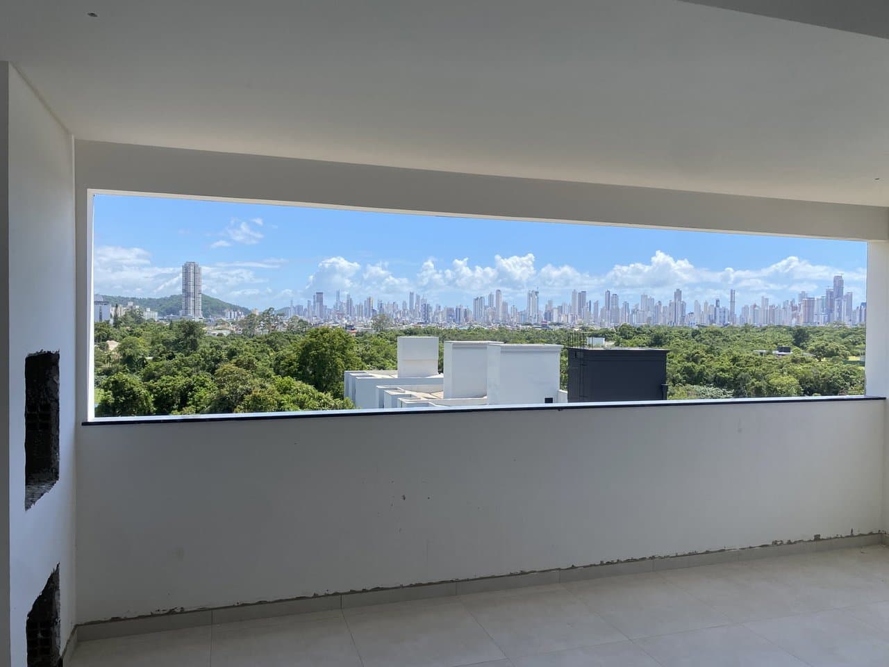 Apartamento de 2 quartos com 1 suíte e 105 m² em Camboriú