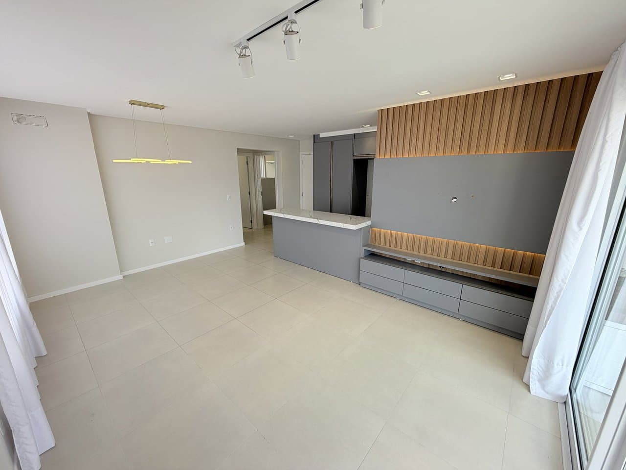 Apartamento de 2 quartos com 1 suíte e 80 m² em Camboriú