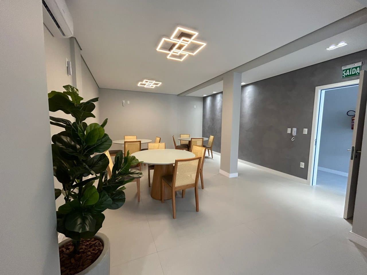 Apartamento de 3 quartos com 1 suíte e 93 m² em Camboriú