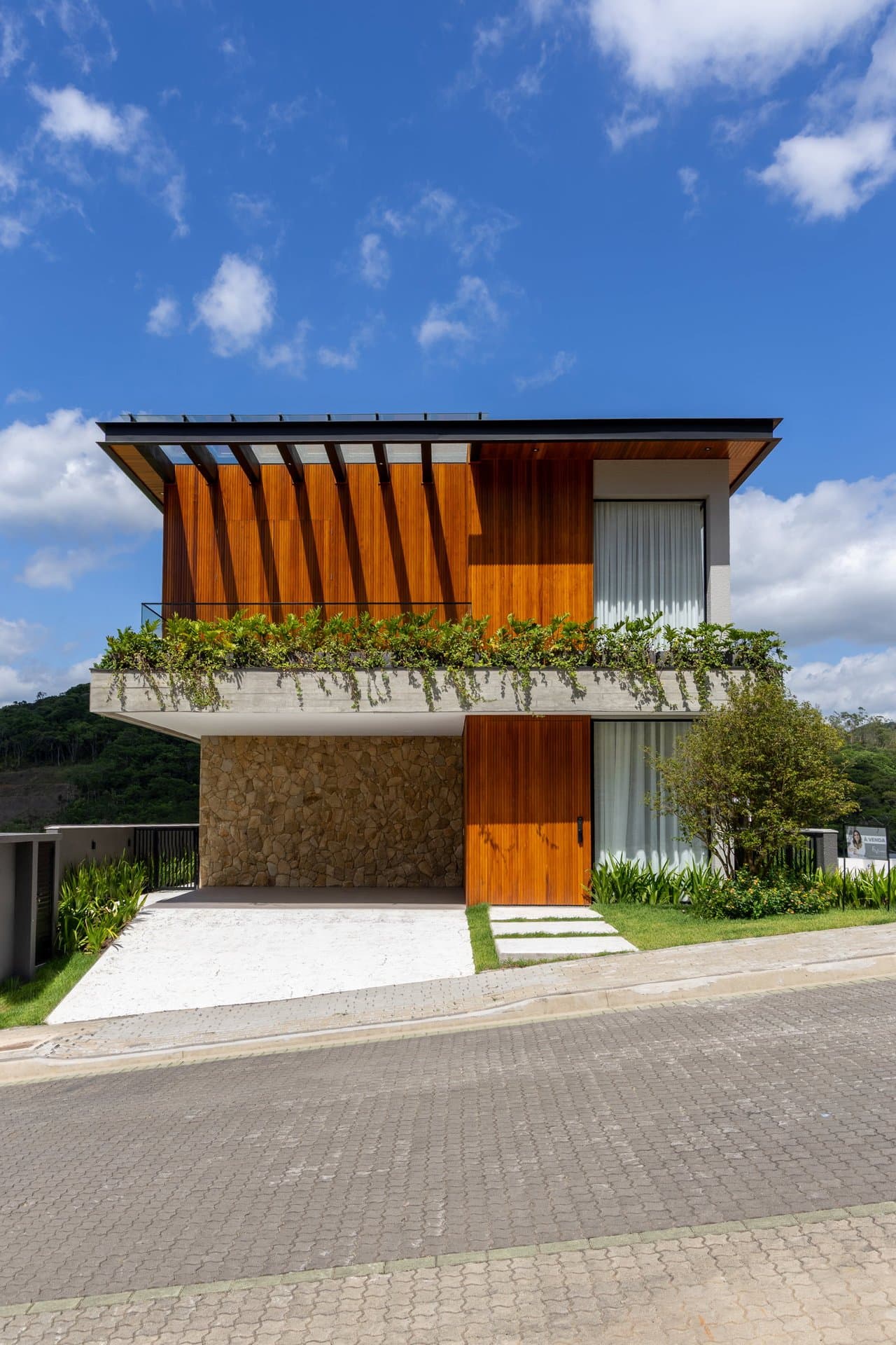 Casa de 4 quartos com 4 suítes e 391 m² em Camboriú