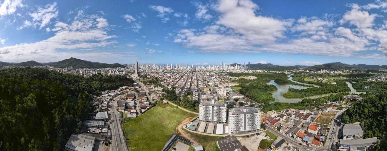 Apartamento de 2 quartos com 2 suítes e 83 m² em Camboriú