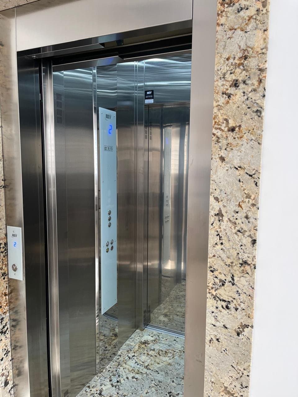 Casa de 3 quartos com 3 suítes e 402 m² em Camboriú