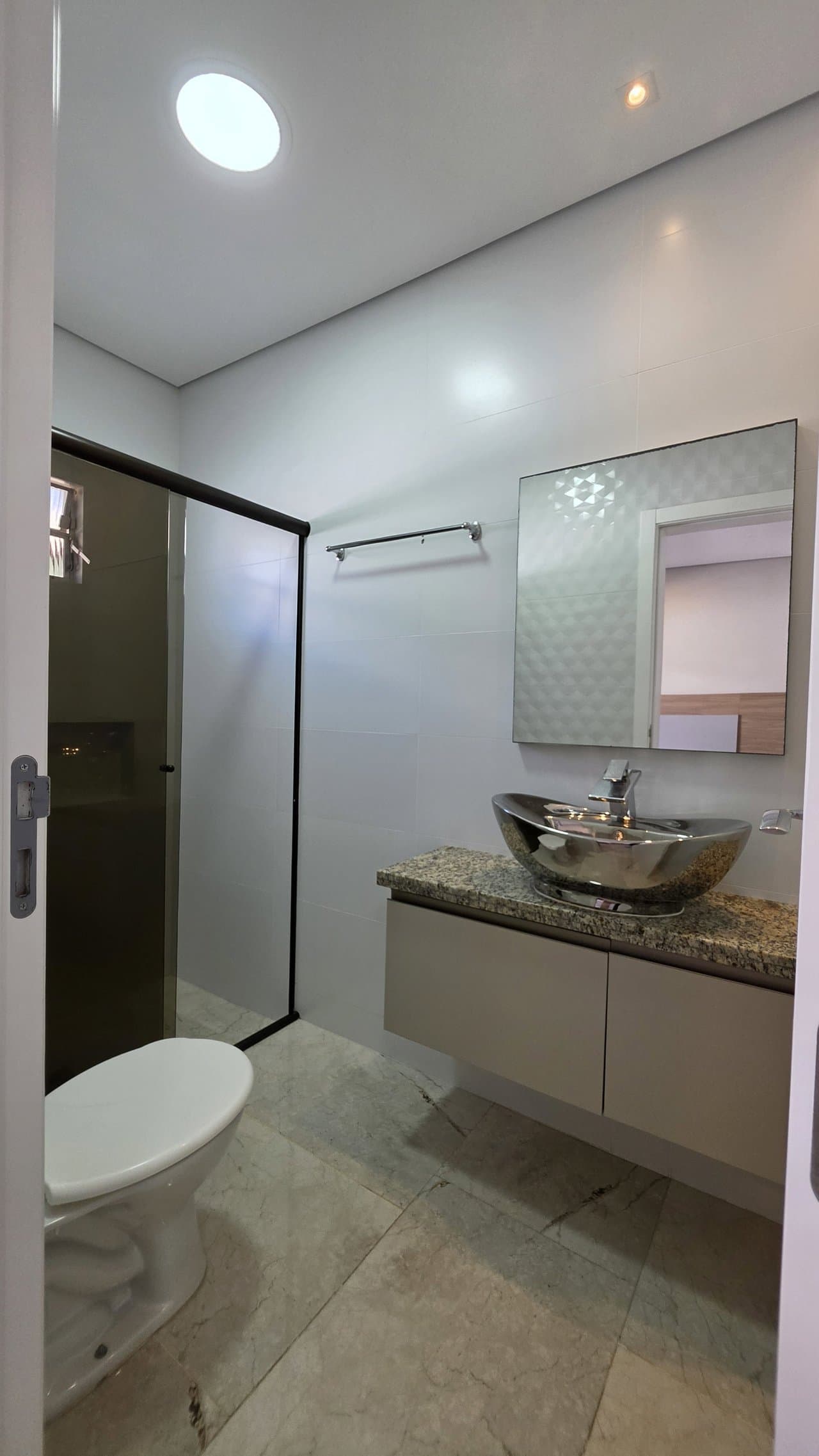 Casa de 4 quartos com 3 suítes e 250 m² em Penha