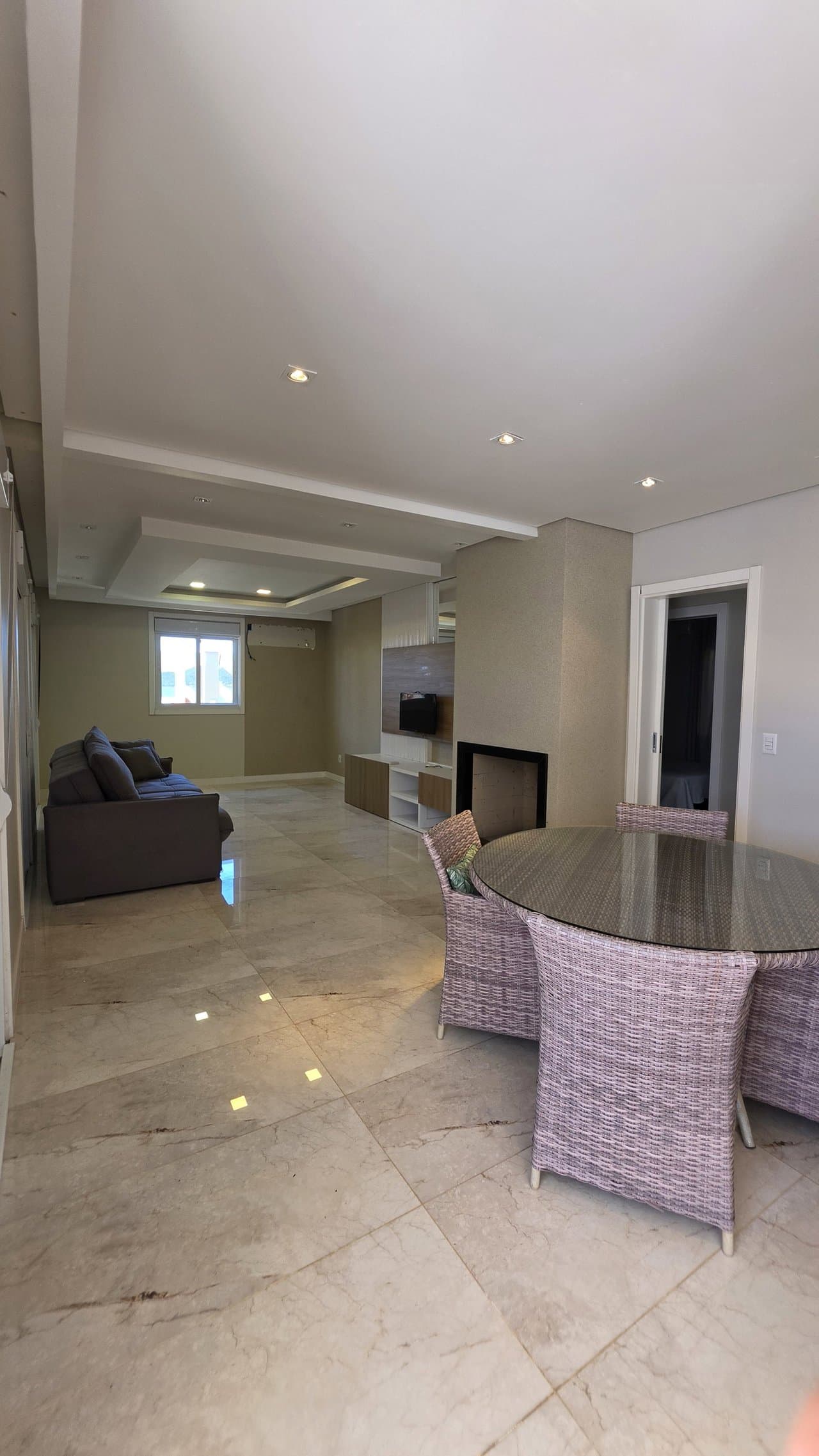Casa de 4 quartos com 3 suítes e 250 m² em Penha