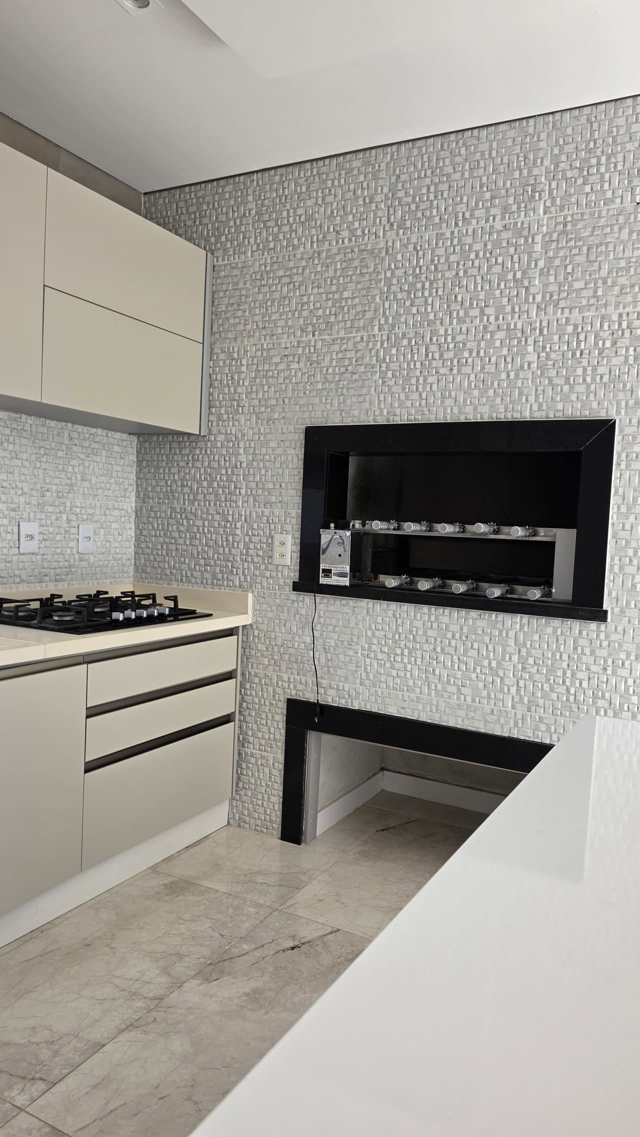 Casa de 4 quartos com 3 suítes e 250 m² em Penha
