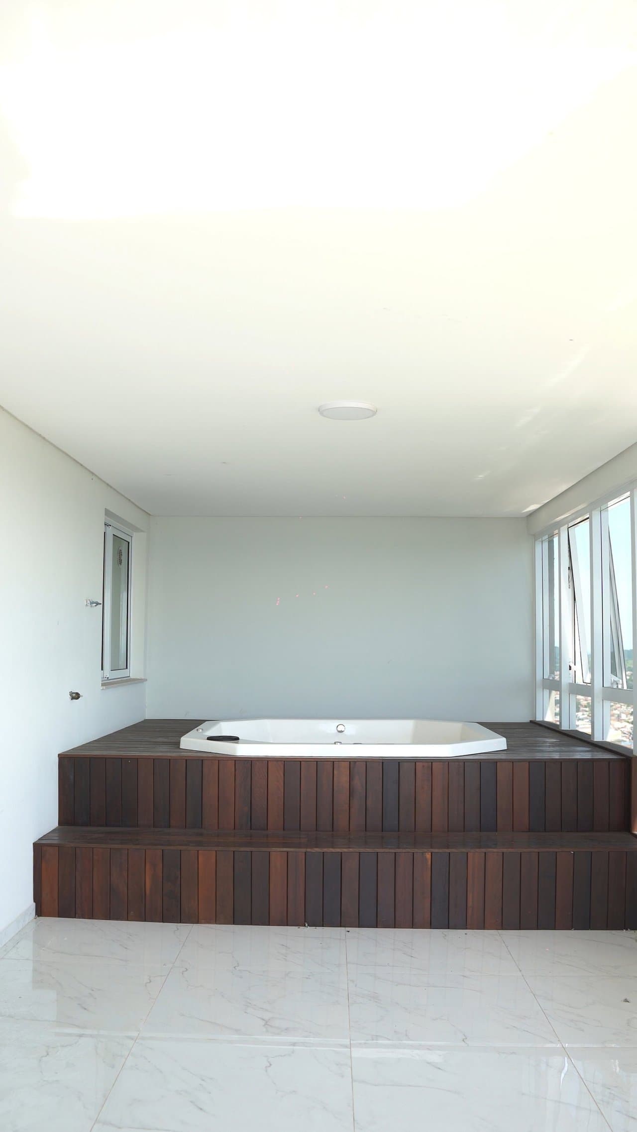 Apartamento de 4 quartos com 4 suítes e 258 m² em Penha