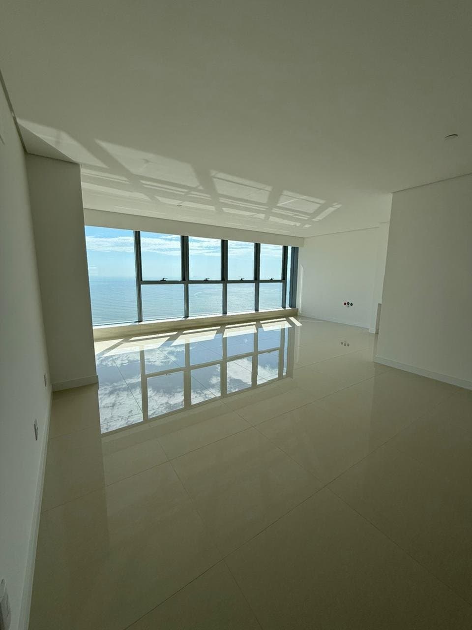 Apartamento de 4 quartos com 4 suítes e 171 m² em Bal. Camboriú