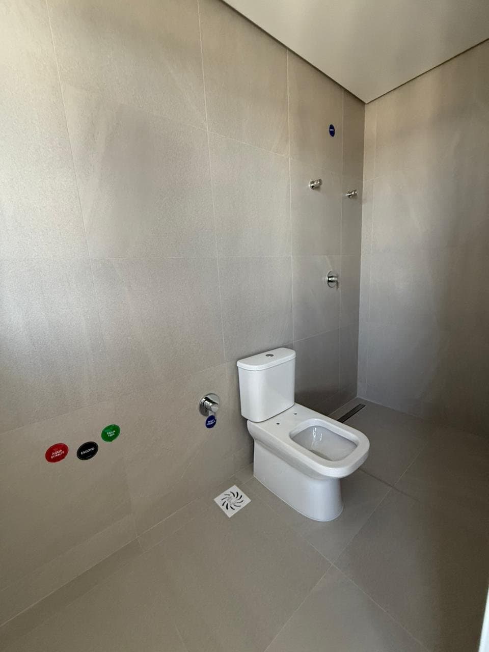 Apartamento de 4 quartos com 4 suítes e 171 m² em Bal. Camboriú