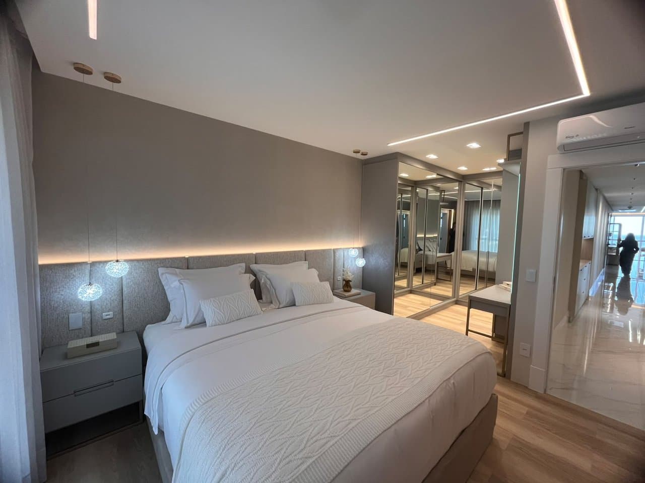 Apartamento de 4 quartos com 4 suítes e 150 m² em Bal. Camboriú