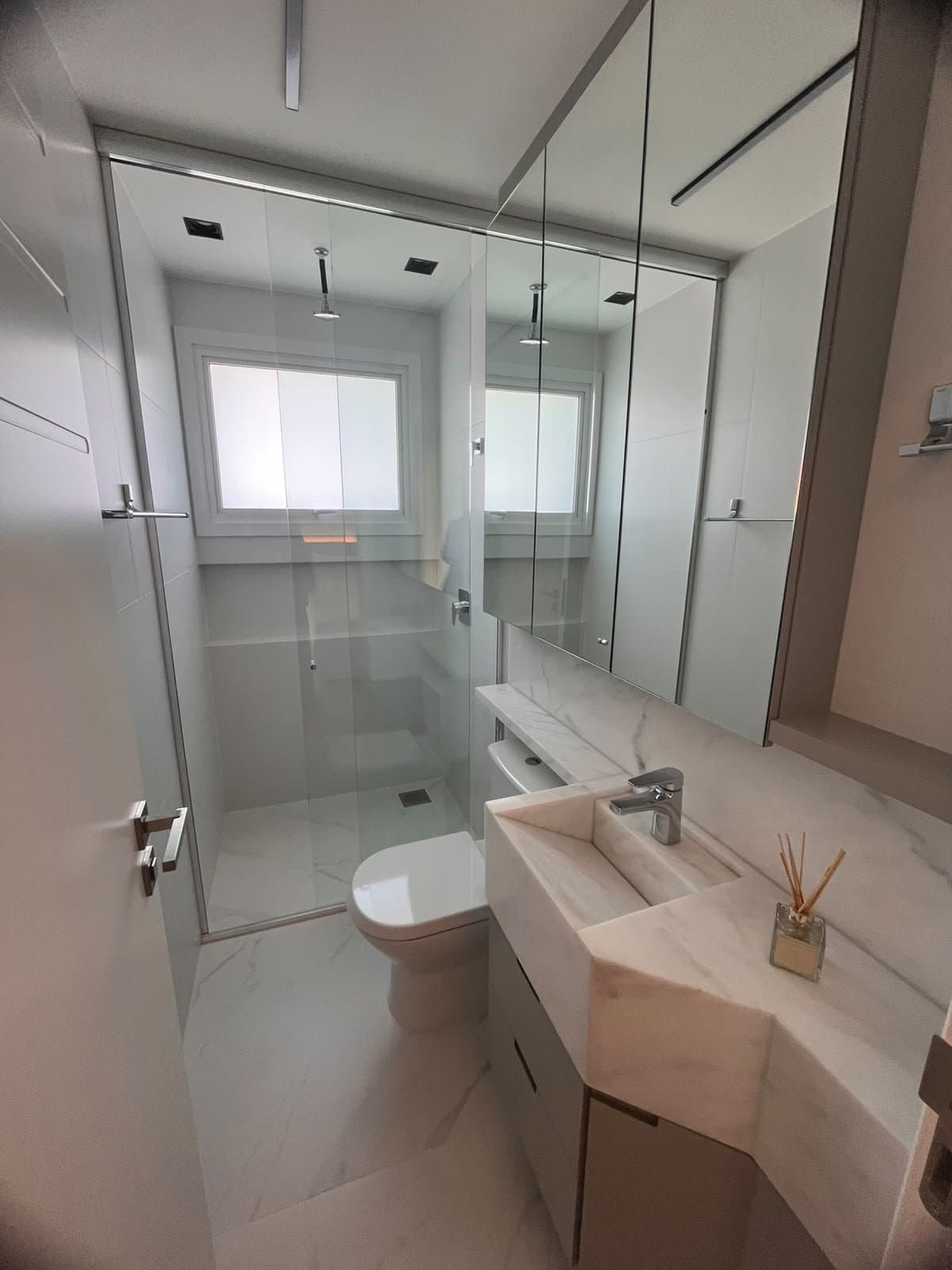 Apartamento de 4 quartos com 4 suítes e 150 m² em Bal. Camboriú