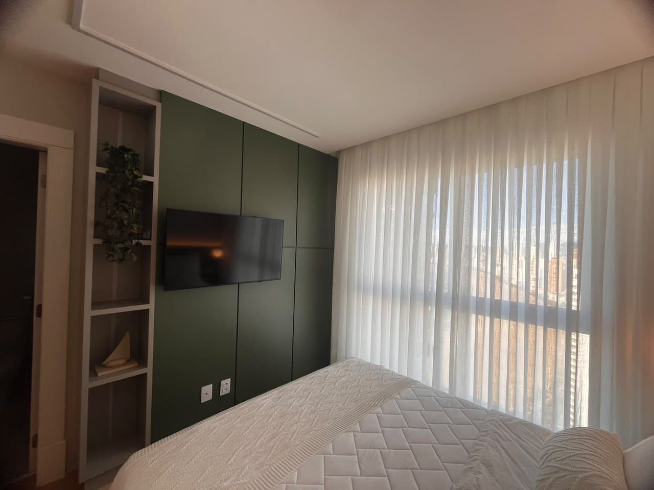 Apartamento de 4 quartos com 4 suítes e 150 m² em Bal. Camboriú