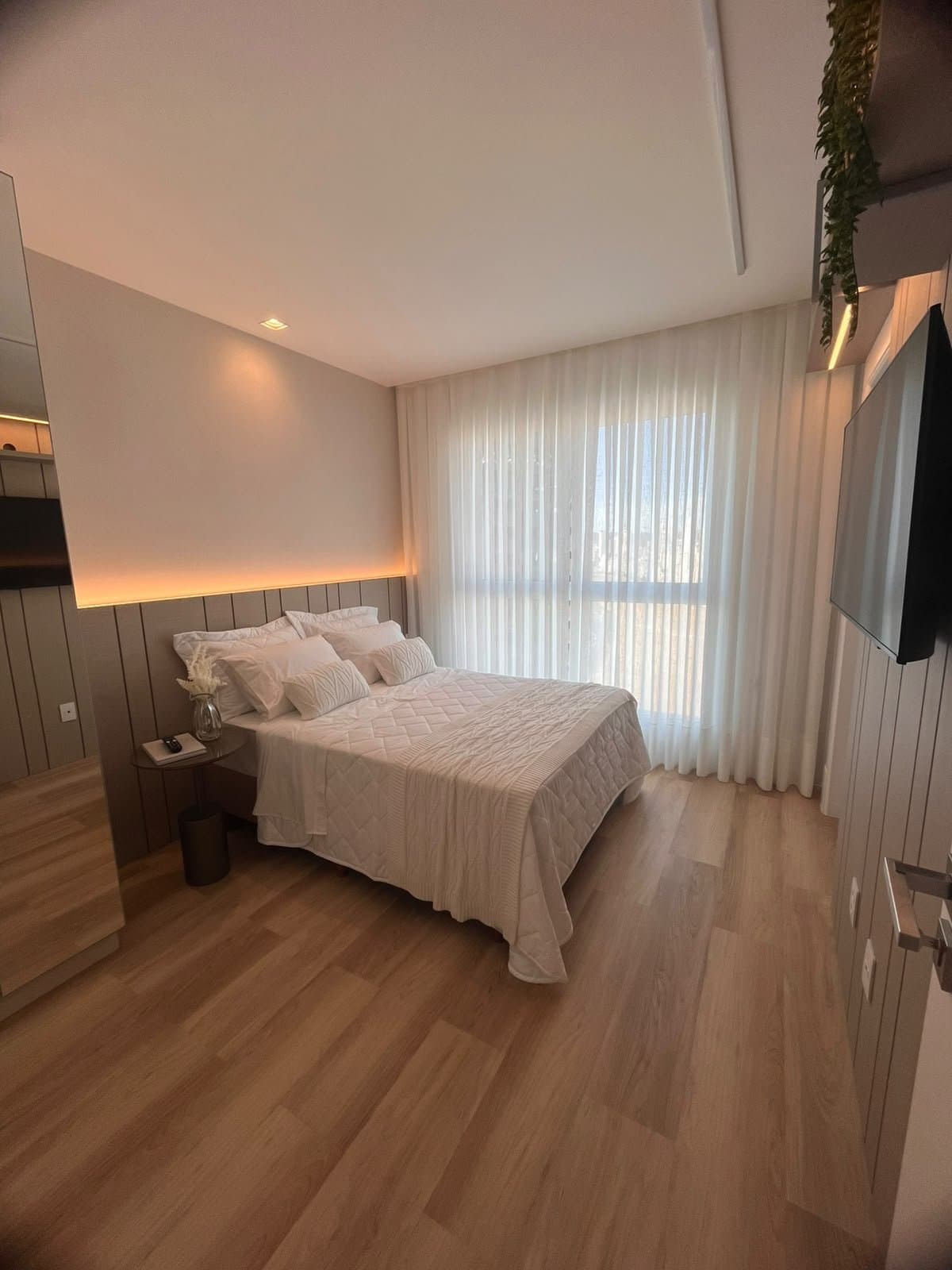 Apartamento de 4 quartos com 4 suítes e 150 m² em Bal. Camboriú