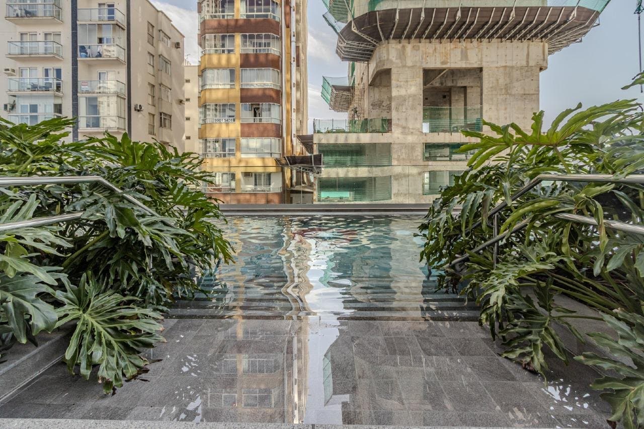 Apartamento de 4 quartos com 4 suítes e 194 m² em Bal. Camboriú