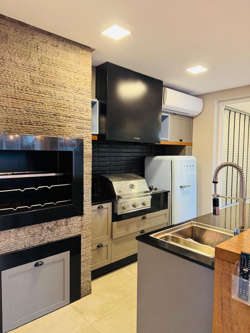 Casa de 4 quartos com 4 suítes e 525 m² em Bal. Camboriú
