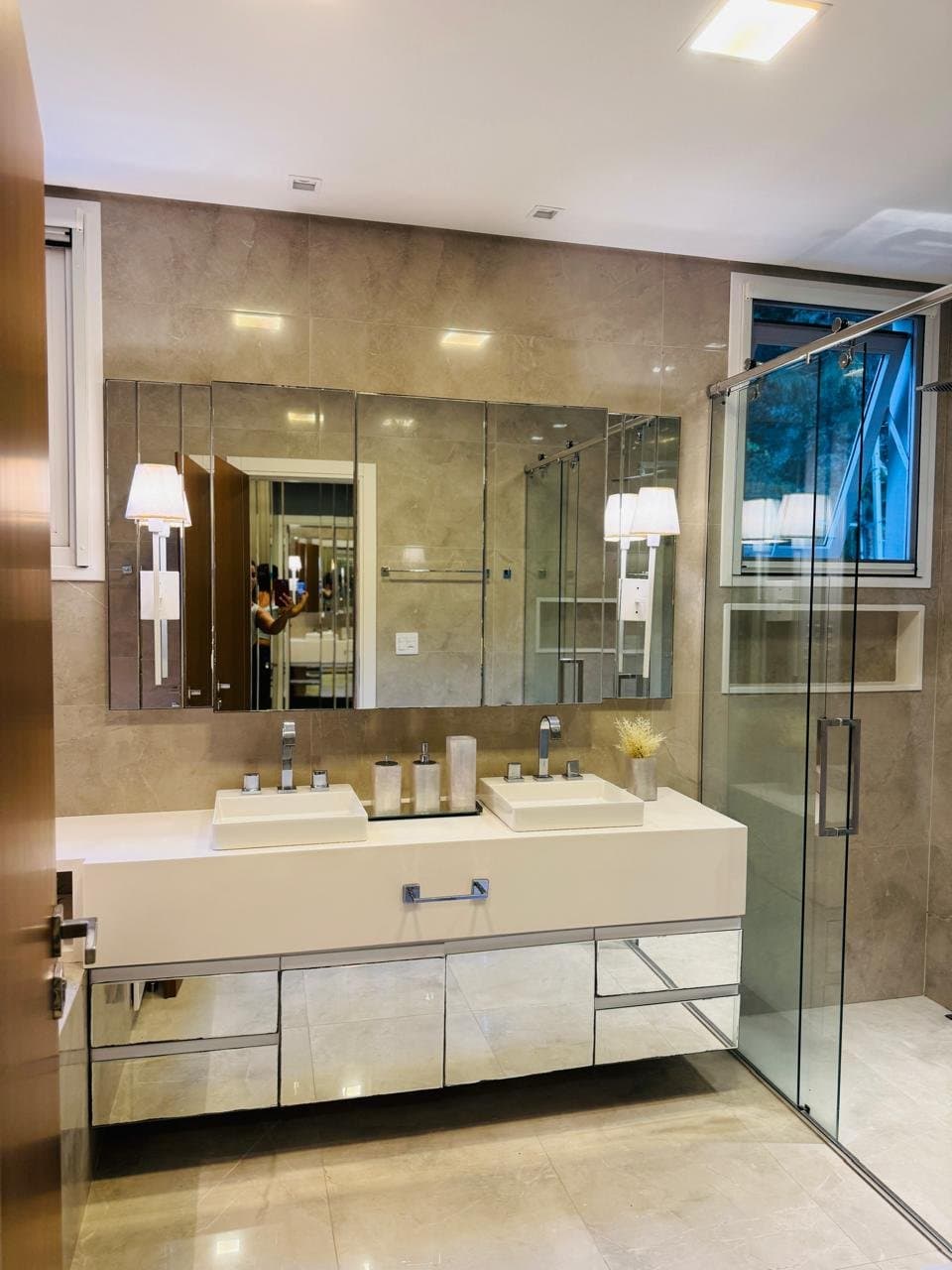 Casa de 4 quartos com 4 suítes e 525 m² em Bal. Camboriú