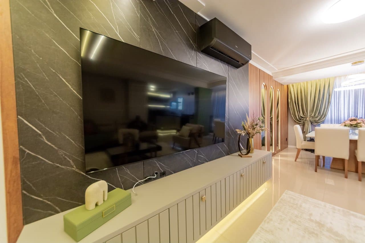Apartamento de 3 quartos com 3 suítes e 130 m² em Bal. Camboriú