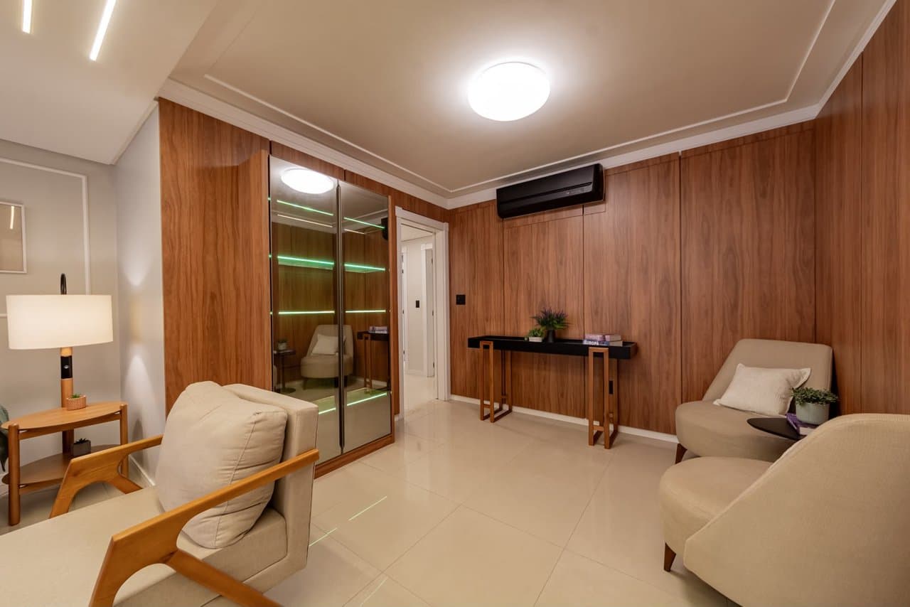 Apartamento de 3 quartos com 3 suítes e 130 m² em Bal. Camboriú