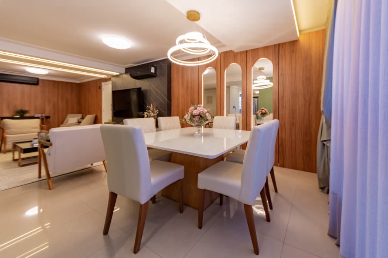 Apartamento de 3 quartos com 3 suítes e 130 m² em Bal. Camboriú