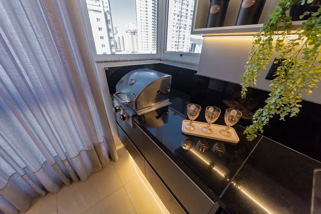 Apartamento de 3 quartos com 3 suítes e 130 m² em Bal. Camboriú