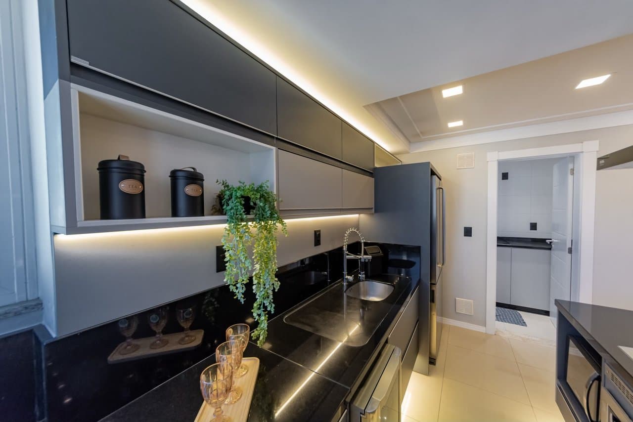 Apartamento de 3 quartos com 3 suítes e 130 m² em Bal. Camboriú