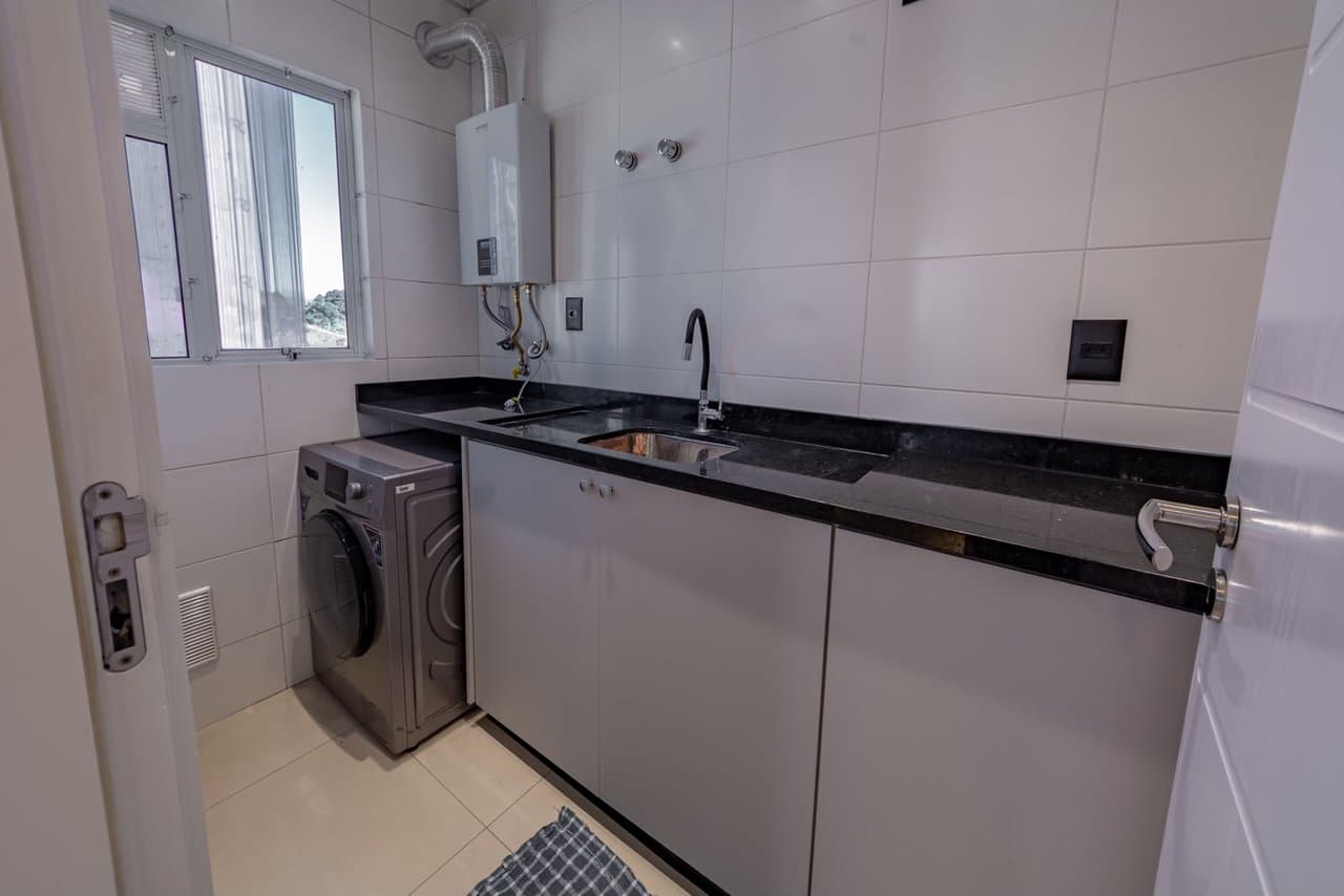Apartamento de 3 quartos com 3 suítes e 130 m² em Bal. Camboriú