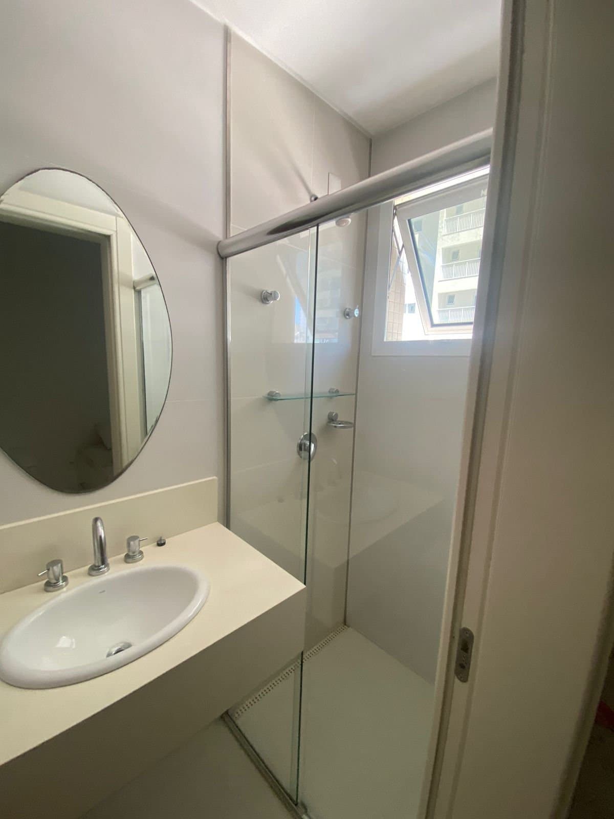 Apartamento de 4 quartos com 4 suítes e 220 m² em Bal. Camboriú