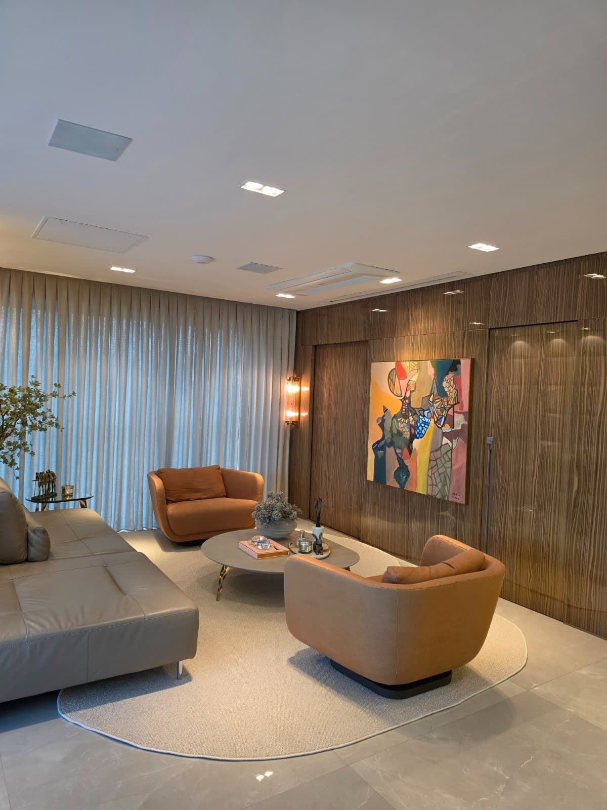 Apartamento de 3 quartos com 3 suítes e 259 m² em Bal. Camboriú