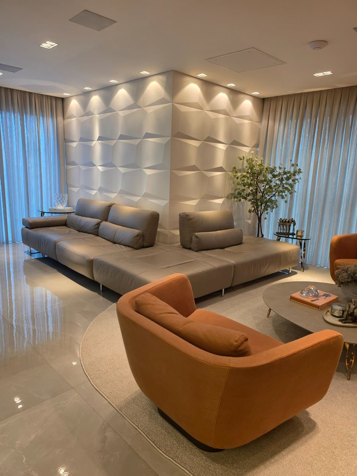 Apartamento de 3 quartos com 3 suítes e 259 m² em Bal. Camboriú