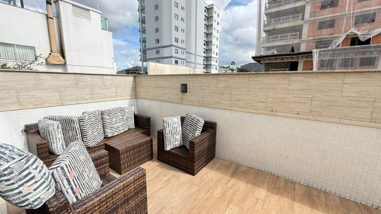Apartamento de 3 quartos com 3 suítes e 137 m² em Bal. Camboriú