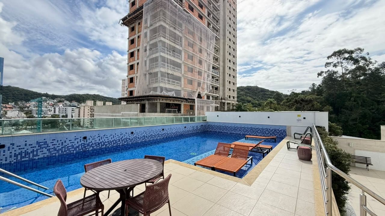 Apartamento de 3 quartos com 3 suítes e 137 m² em Bal. Camboriú