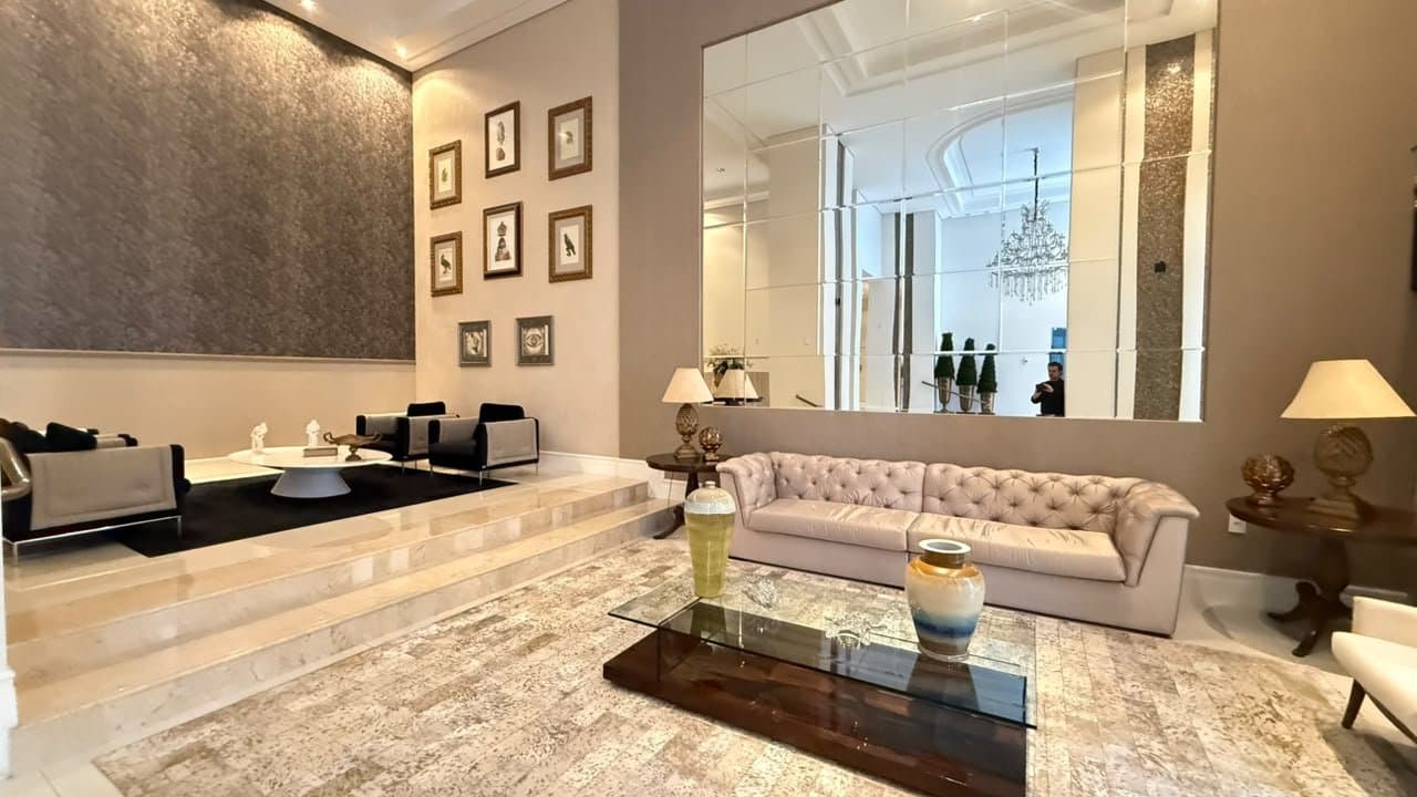 Apartamento de 3 quartos com 3 suítes e 137 m² em Bal. Camboriú