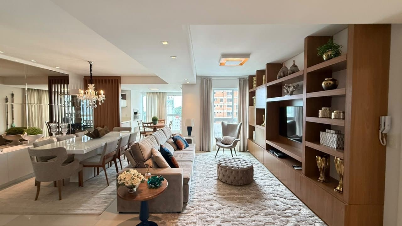 Apartamento de 3 quartos com 3 suítes e 137 m² em Bal. Camboriú