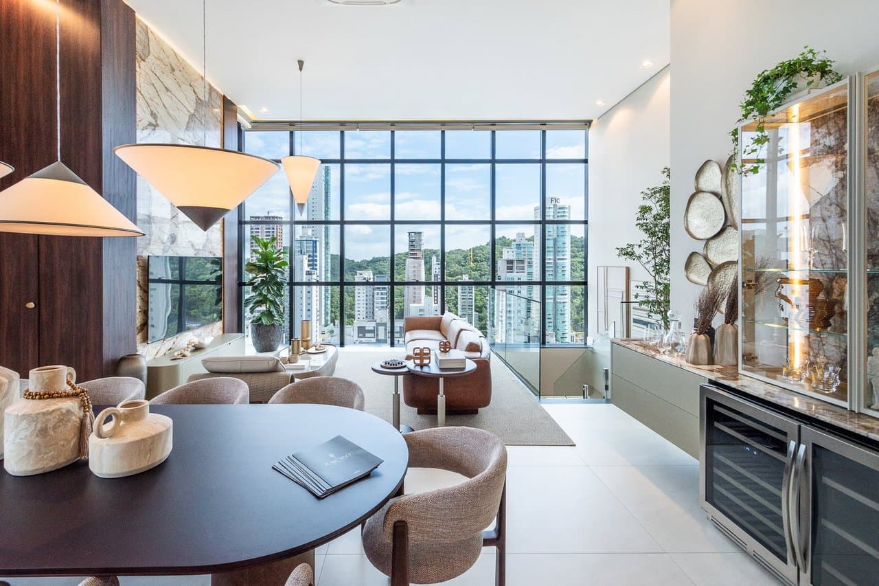 Cobertura de 4 quartos com 4 suítes e 296 m² em Bal. Camboriú