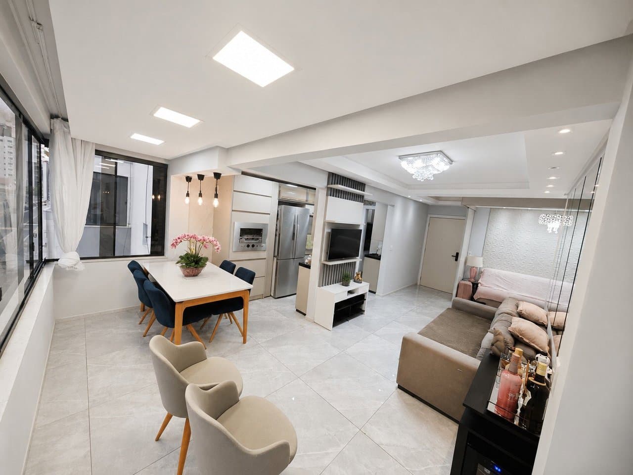 Apartamento de 2 quartos com 1 suíte e 84 m² em Bal. Camboriú