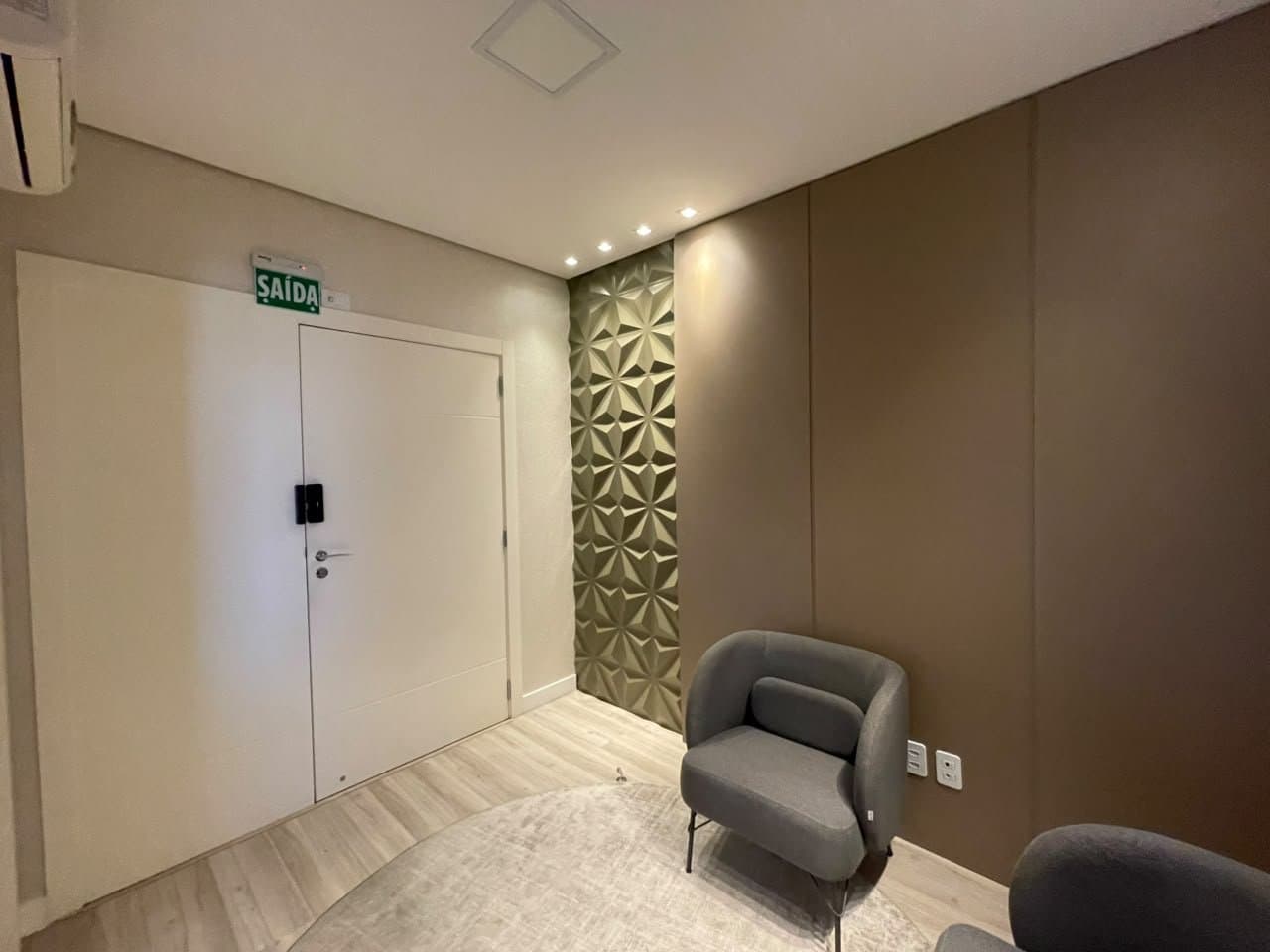 Sala Comercial 57 m² em Bal. Camboriú