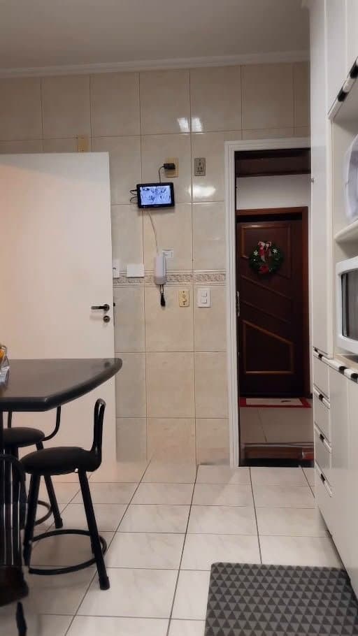 Apartamento de 3 quartos com 1 suíte e 190 m² em Bal. Camboriú