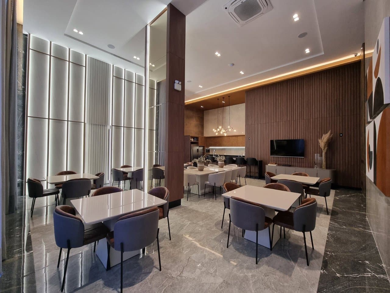 Apartamento de 4 quartos com 2 suítes e 132 m² em Bal. Camboriú