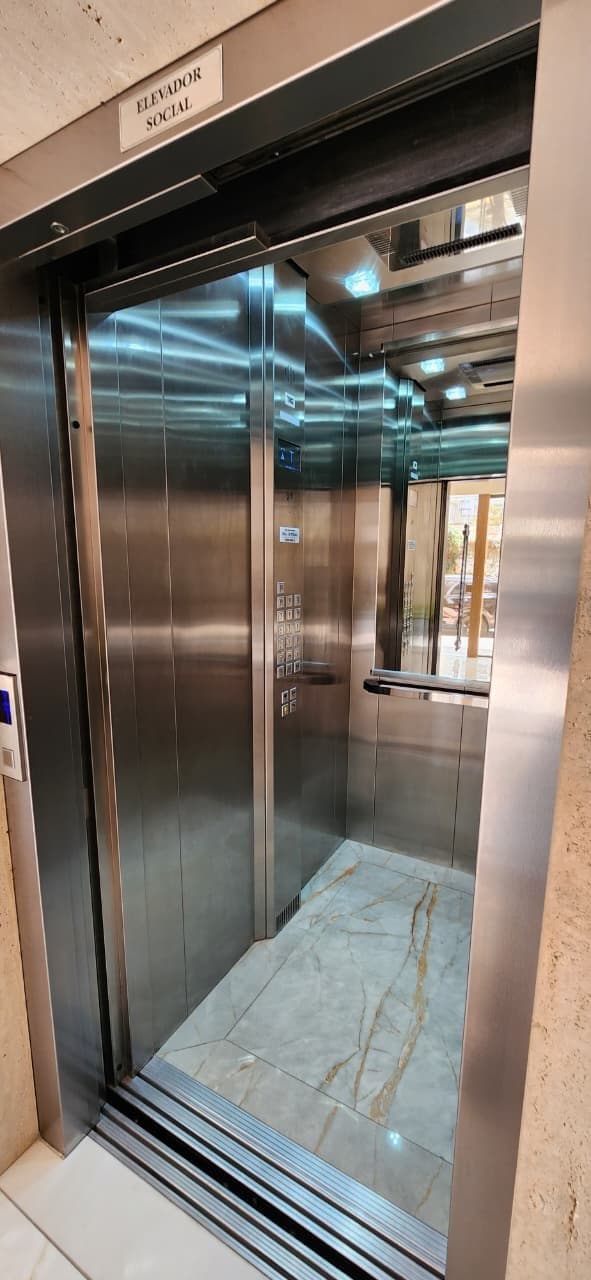 Apartamento de 4 quartos com 2 suítes e 137 m² em Bal. Camboriú