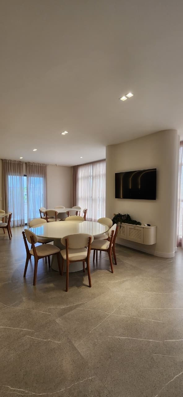 Apartamento de 4 quartos com 2 suítes e 137 m² em Bal. Camboriú